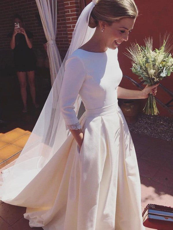 Vestidos de novia de corte A/princesa, mangas 3/4, escote redondo, cola larga, volantes y crepé elástico
