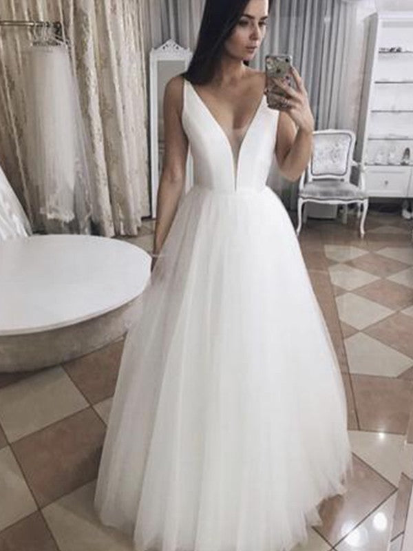 Vestidos de novia de corte A/princesa, de tul, con volantes, escote en V, sin mangas y hasta el suelo