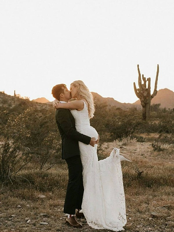 Vestidos de novia con escote tubo/columna, apliques de encaje, tirantes finos, sin mangas y cola larga