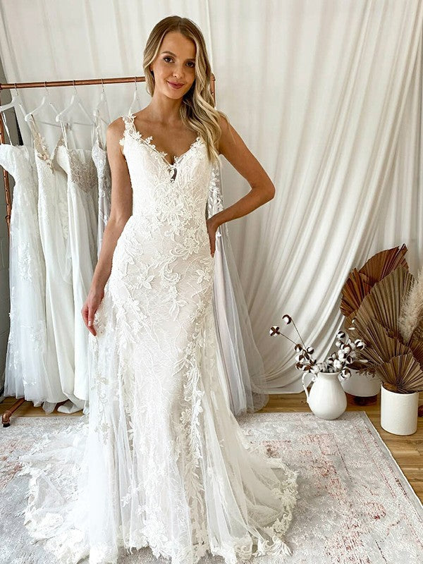 Vestidos de novia con apliques de tul, corte trompeta/sirena, escote en V, sin mangas y cola larga