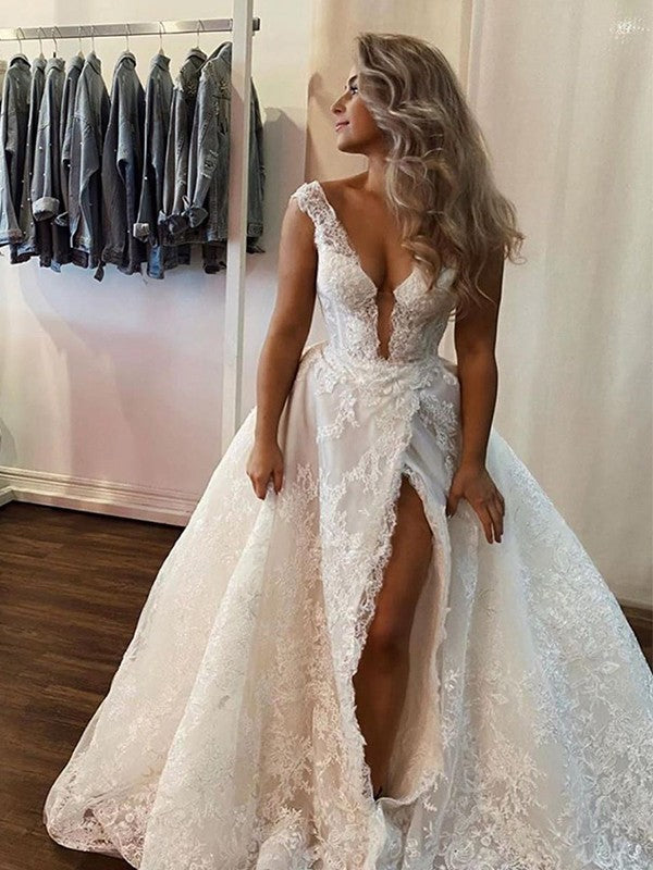 A-Linie/Princess-Linie V-Ausschnitt Tüll Ärmellos Applikationen Sweep/Pinsel zug Brautkleider