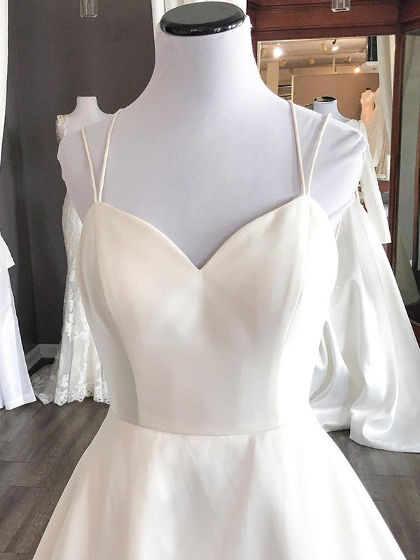 Vestidos de novia de corte A/princesa, de satén, con volantes, escote corazón, sin mangas y cola larga