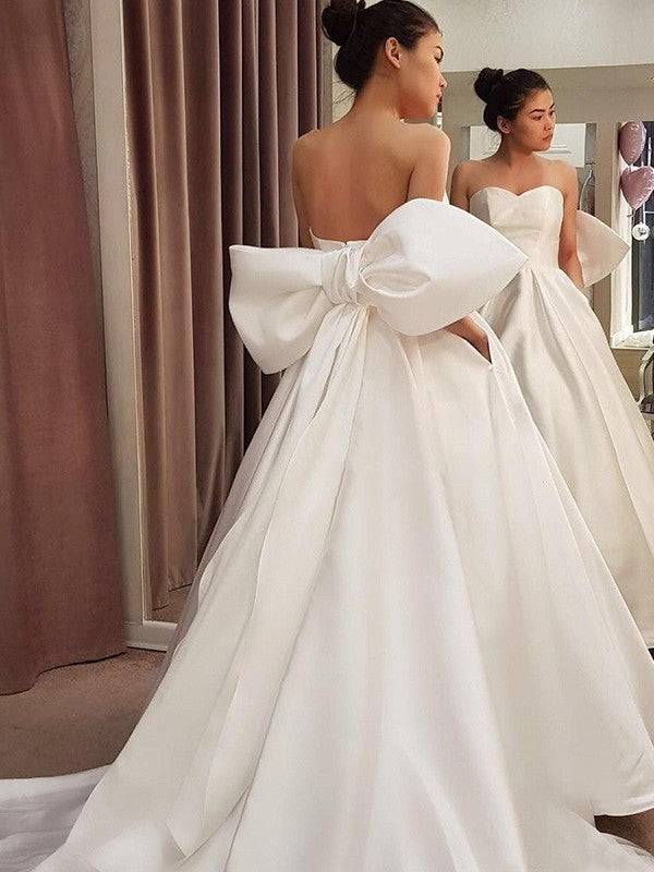 A-Linie/Princess-Linie Satin Schleifen Herzausschnitt Ärmellos Sweep/Pinsel zug Brautkleider
