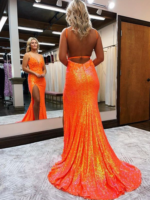 Vestidos de corte tubo/columna con lentejuelas, flores hechas a mano, escote en V, sin mangas y cola larga