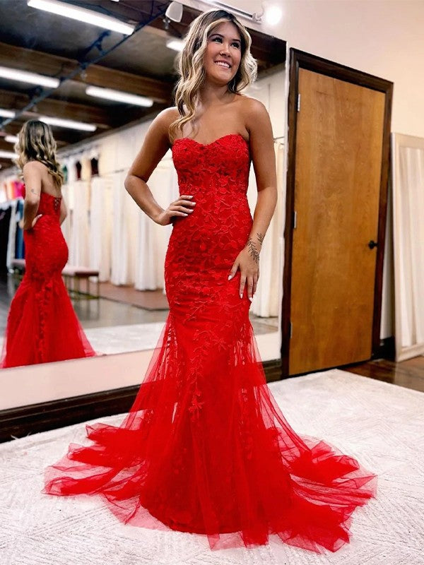 Sheath/Column Tulle Applique Sweetheart Sleeveless Court Train Dresses