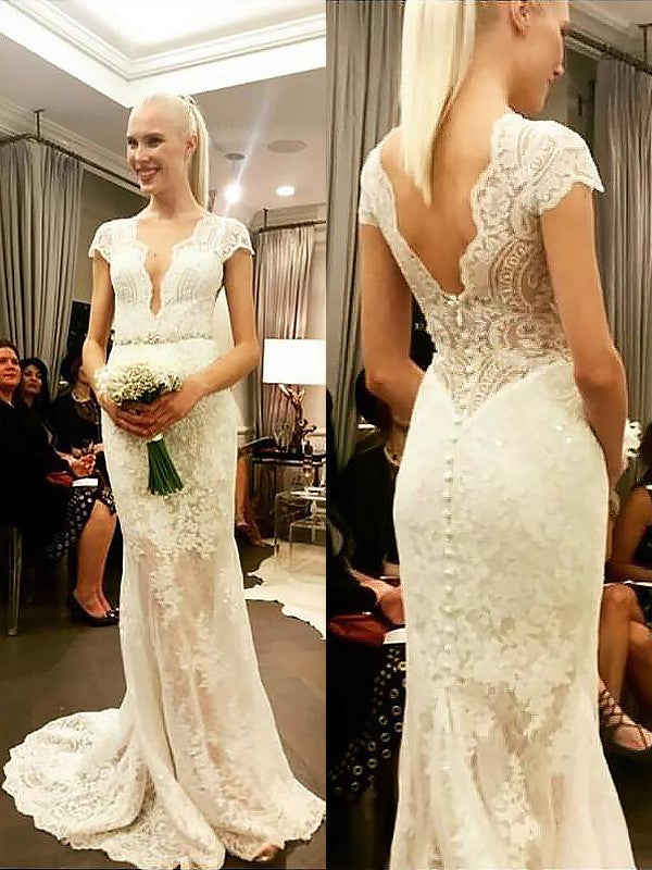 Vestidos de novia con escote en V, encaje, mangas cortas y cola larga