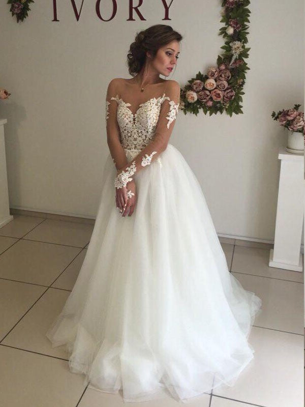 Vestidos de novia de tul con hombros descubiertos, corte princesa, cola larga y mangas largas