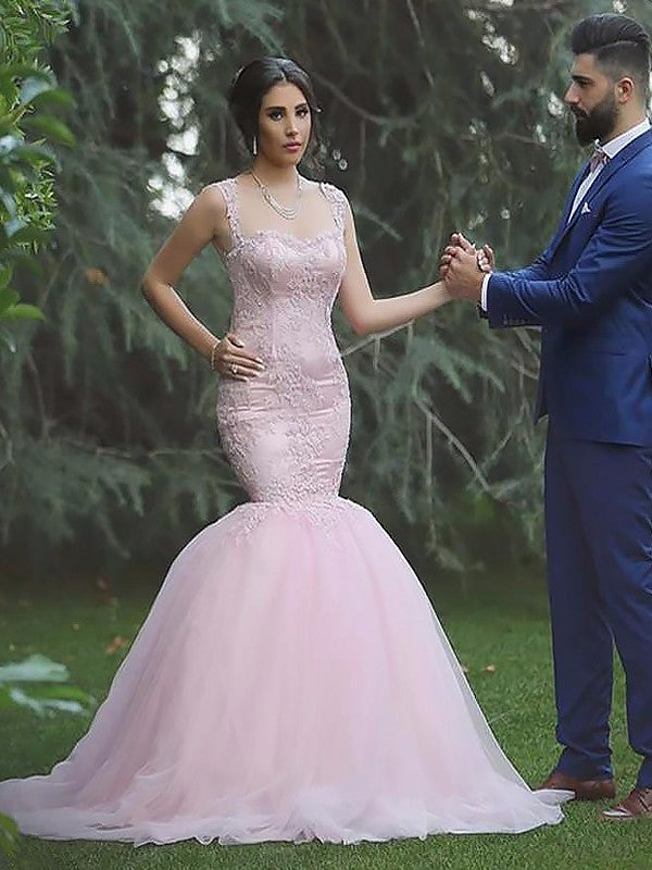 Vestidos de novia de tul con cola larga y tirantes finos/sirena sin mangas