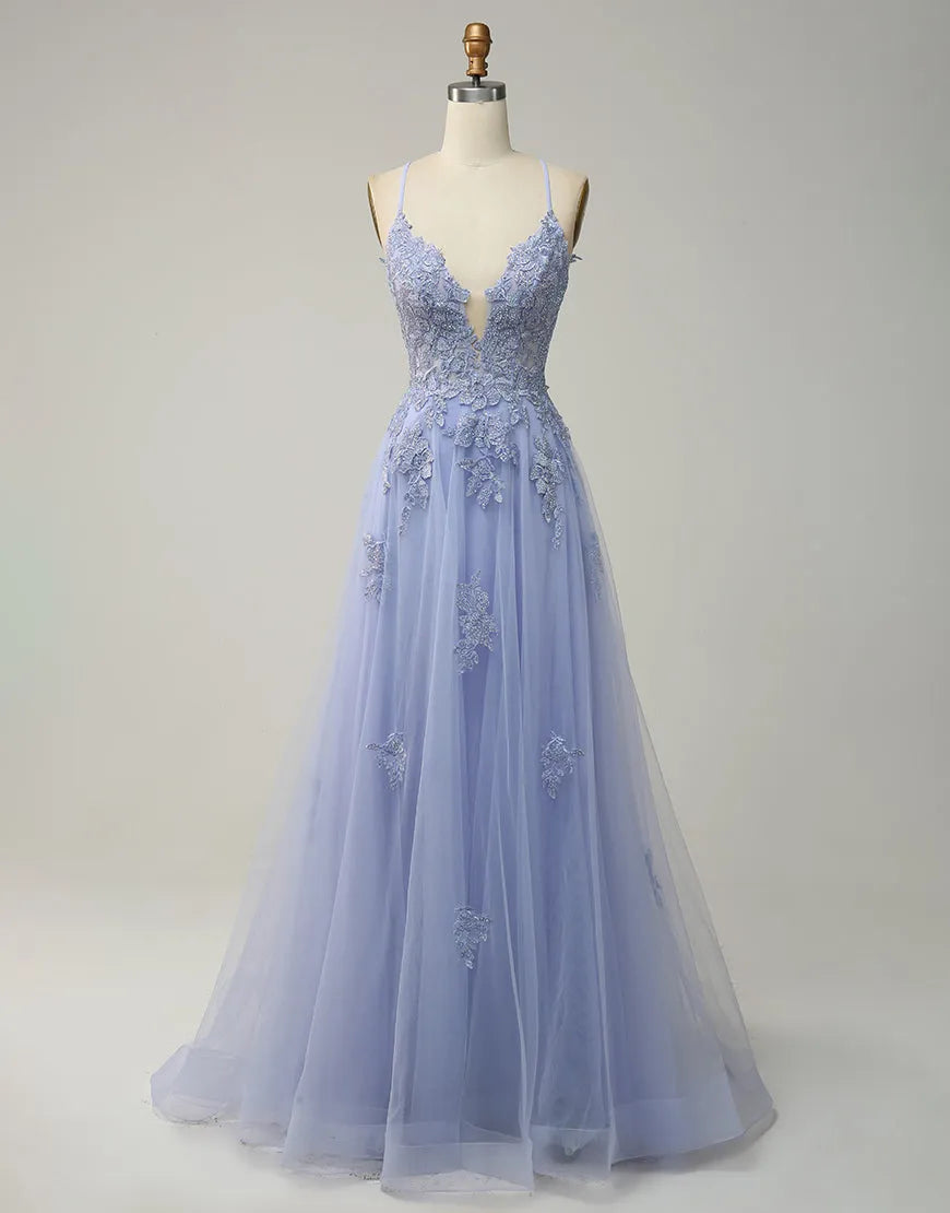 Vestido de fiesta largo con abertura, tirantes finos, apliques y tul en forma de A