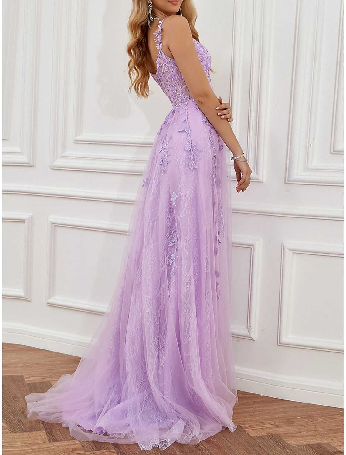 Vestido de fiesta de graduación de corte A, transparente, formal, con cola larga y escote corazón, sin mangas, de tul, sin espalda, con apliques de abertura y cuentas.