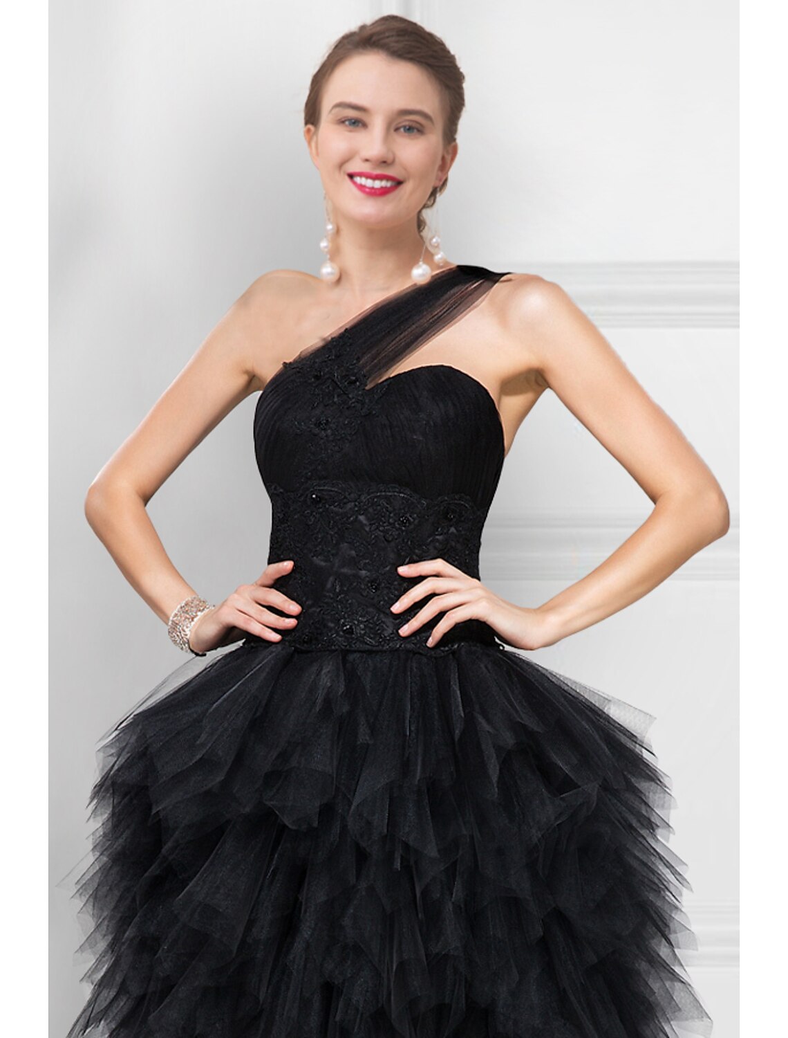 Ball Gown Prom Black Dress Tiered Plisse Dress Masquerade Prom Asymmetrical Sleeveless One Shoulder Tulle Ladder Back with Pure Color