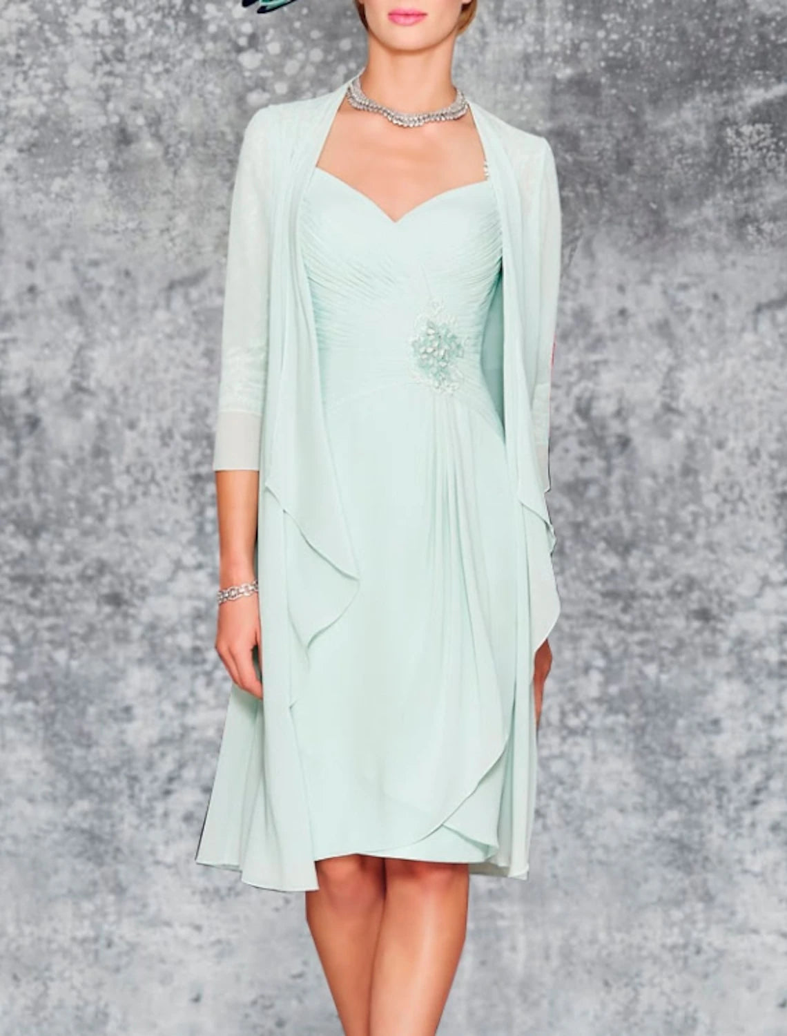 Vestido de dos piezas para madre de la novia, estilo tubo/columna, para invitada de boda, iglesia, elegante, talla grande, escote corazón, largo hasta la rodilla, gasa, encaje, manga 3/4, cruzado incluido, chaqueta, vestidos con pliegues y bordado