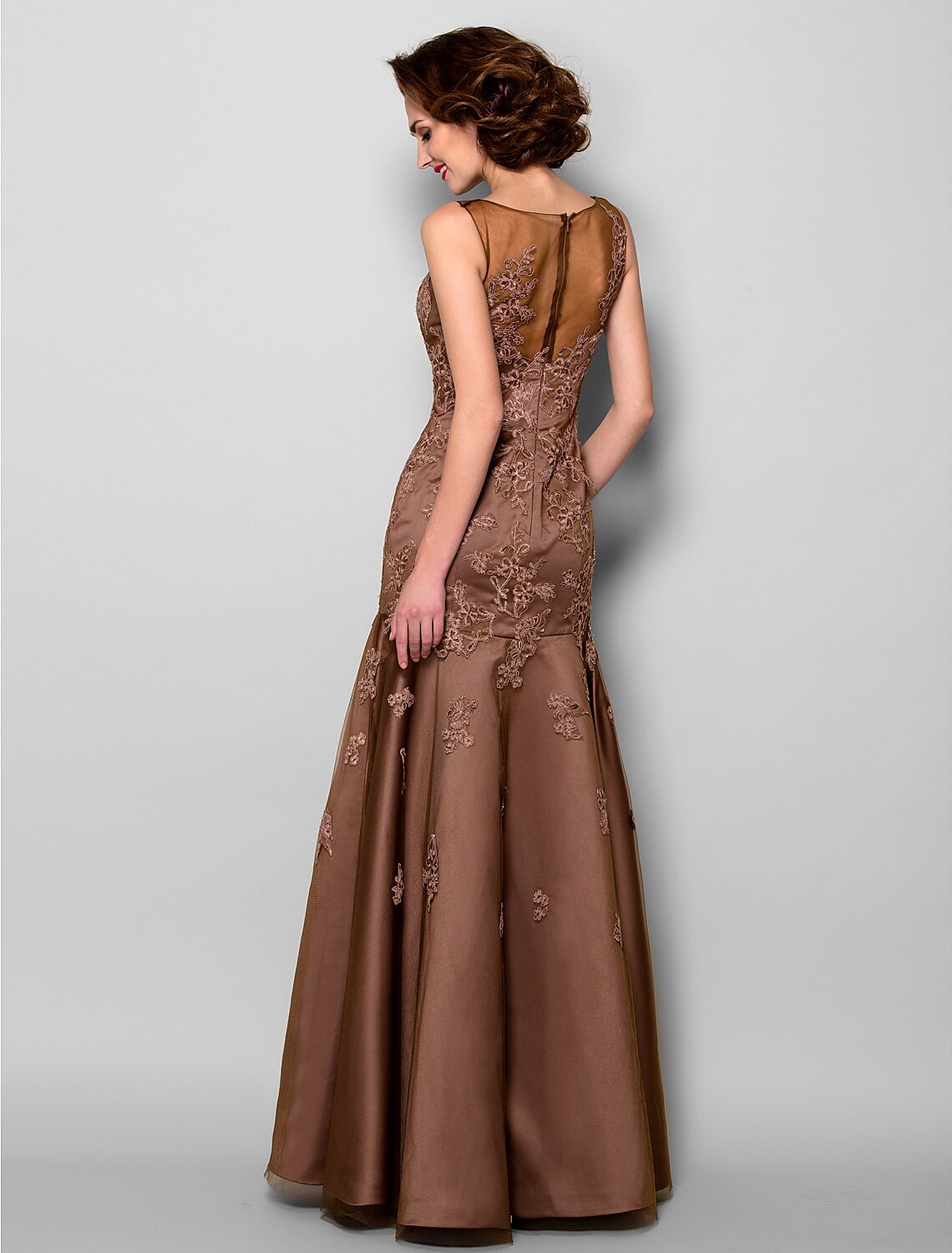 Vestido de novia de satén/tul con escote barco, largo hasta el suelo, con encaje y corte sirena/trompeta