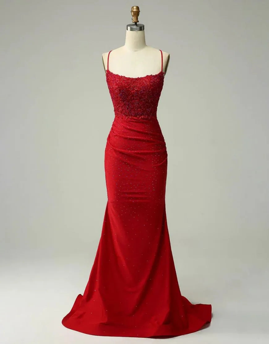 Vestido de fiesta de satén con tirantes finos y corte sirena