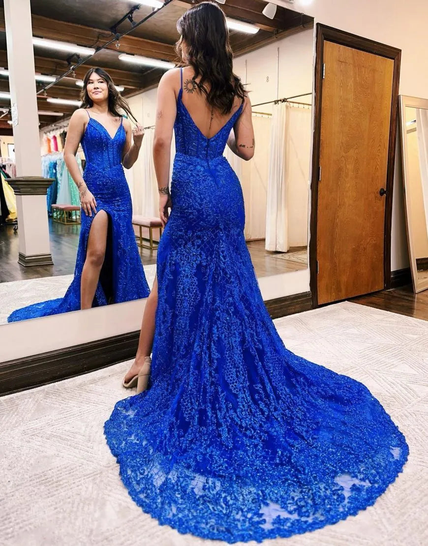 Vestido de fiesta largo de sirena con escote en V y cola de corte con abertura