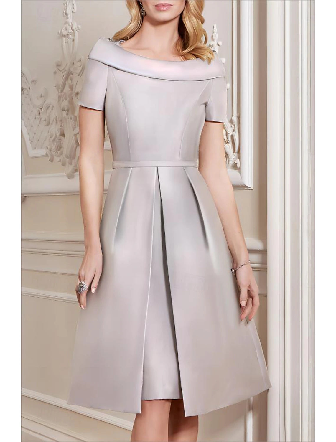 A-Line Mother of the Bride Dress Formal Wedding Guest Elegant Bateau Neck Knee Length Italy Satin Short Sleeve with Ruching Solid Color