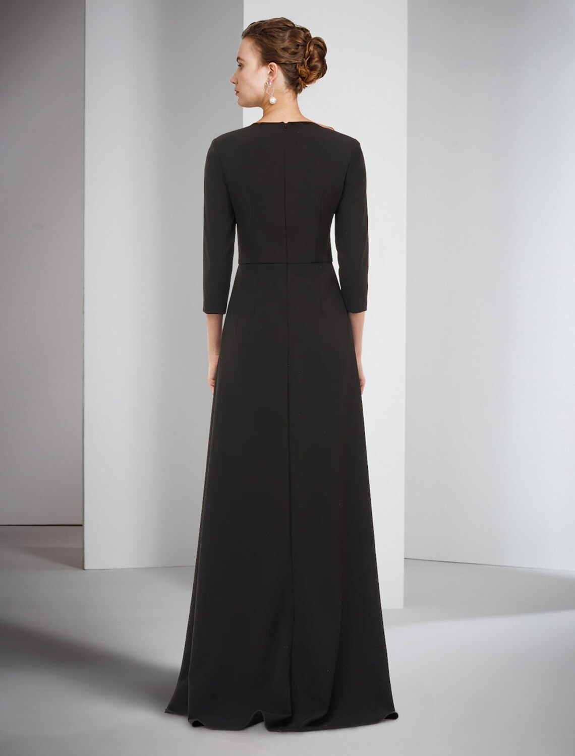 Jumpsuit / Pantsuit Mother of the Bride Dress Formal Wedding Guest Elegant V Neck Court Train Ankle Length Stretch Fabric 3/4 Length Sleeve with Crystals