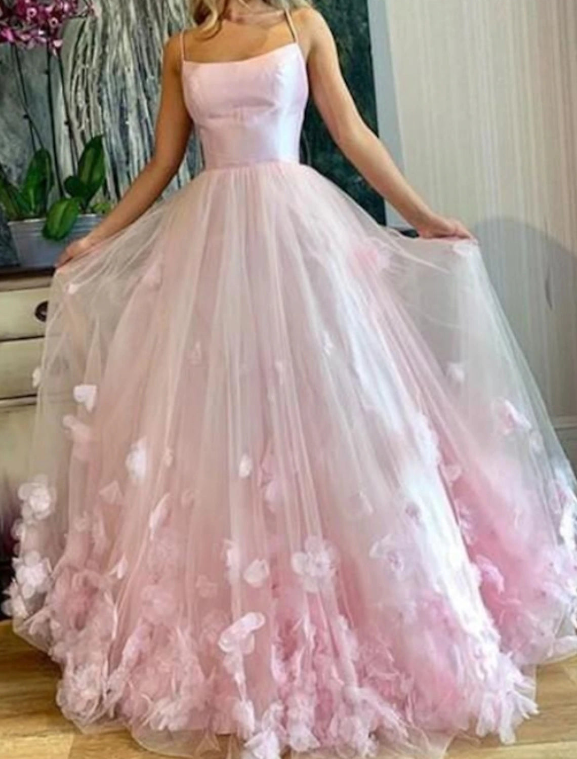 Vestido de fiesta de graduación de corte A, floral, para quinceañeras, largo hasta el suelo, sin mangas, tirantes finos, de tul con pliegues y apliques