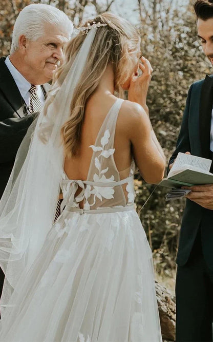 A-Line Boho Lace V-Neck Tulle Sleeveless Floor Length Wedding Dress with Appliques