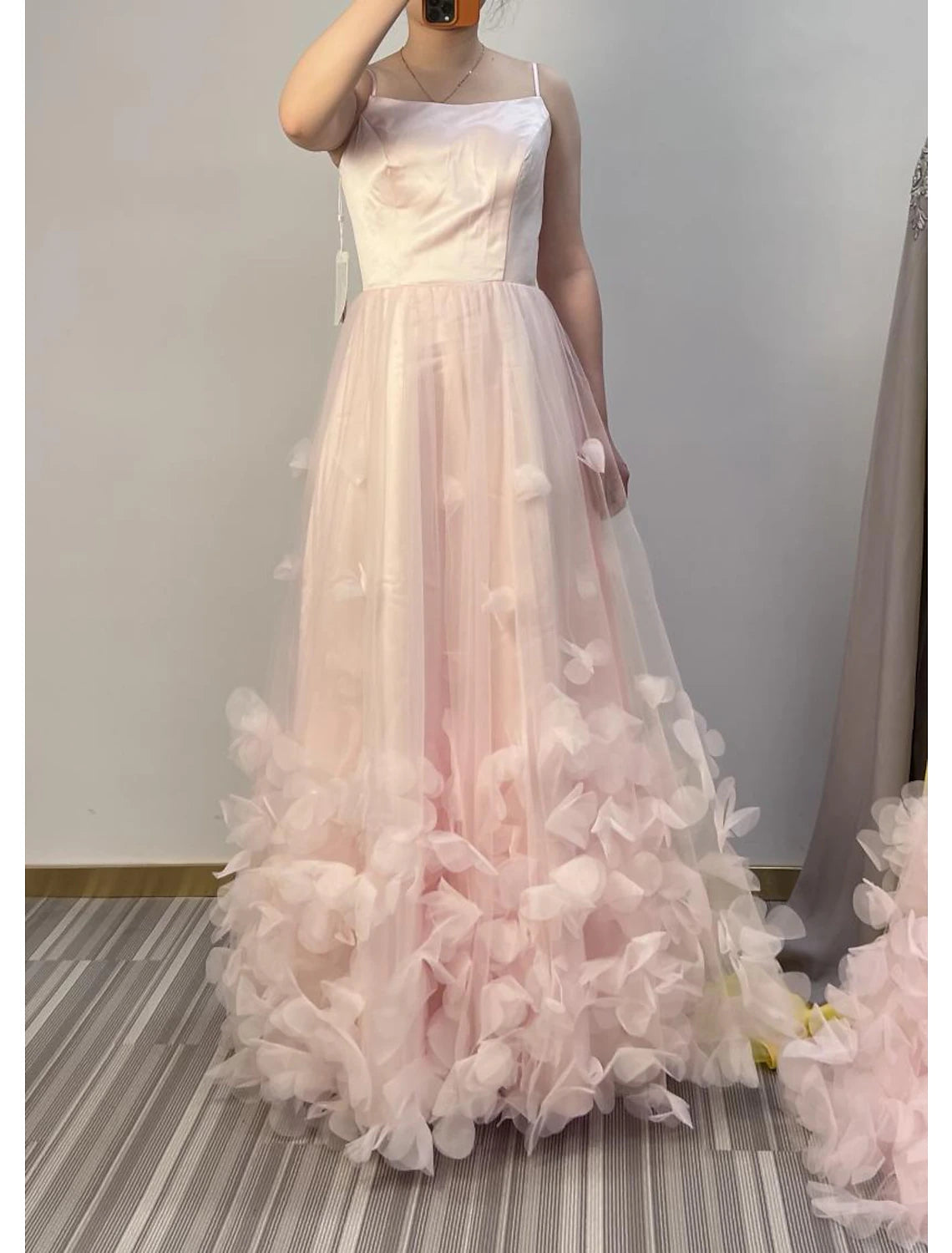 Vestido de fiesta de graduación de corte A, floral, para quinceañeras, largo hasta el suelo, sin mangas, tirantes finos, de tul con pliegues y apliques