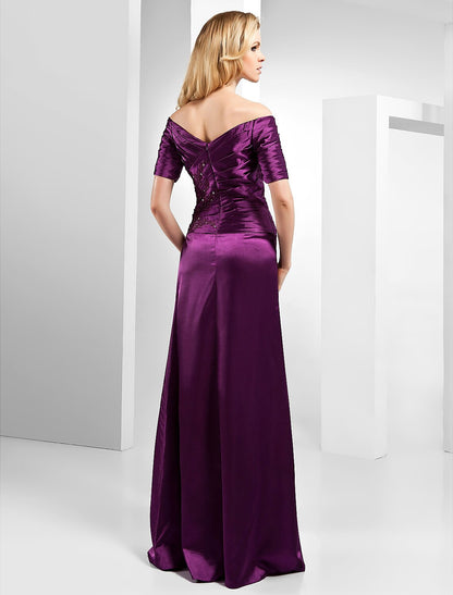 Vestido de satén con hombros descubiertos, largo hasta el suelo, con corte tubo/columna, cuentas, apliques y drapeado lateral