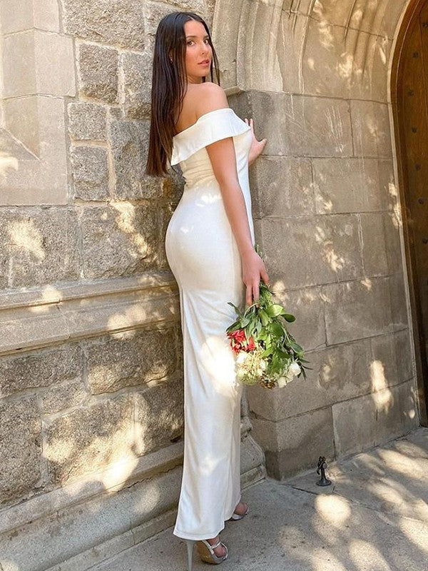 Vestido de novia largo hasta el suelo, sin mangas, con hombros descubiertos y volantes de crepé elástico y corte tubo/columna