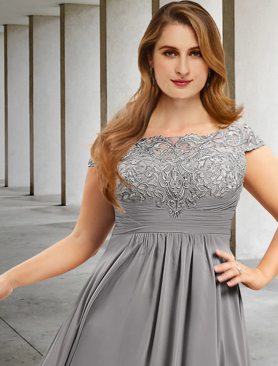 Vestido elegante para madre de la novia, corte A, talla grande, con curvas, para invitada de boda, formal, largo hasta la rodilla, manga corta, cuello joya, gasa con pliegues y apliques fruncidos.