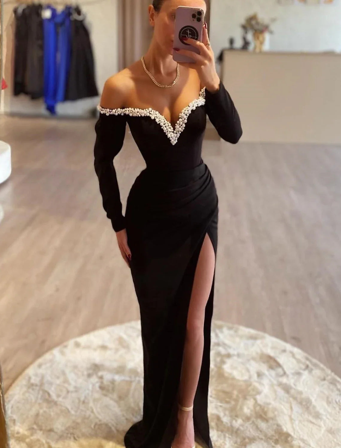 Vestido de noche elegante de sirena/trompeta, formal, largo hasta el suelo, manga larga, escote corazón, satén italiano con abertura de perlas