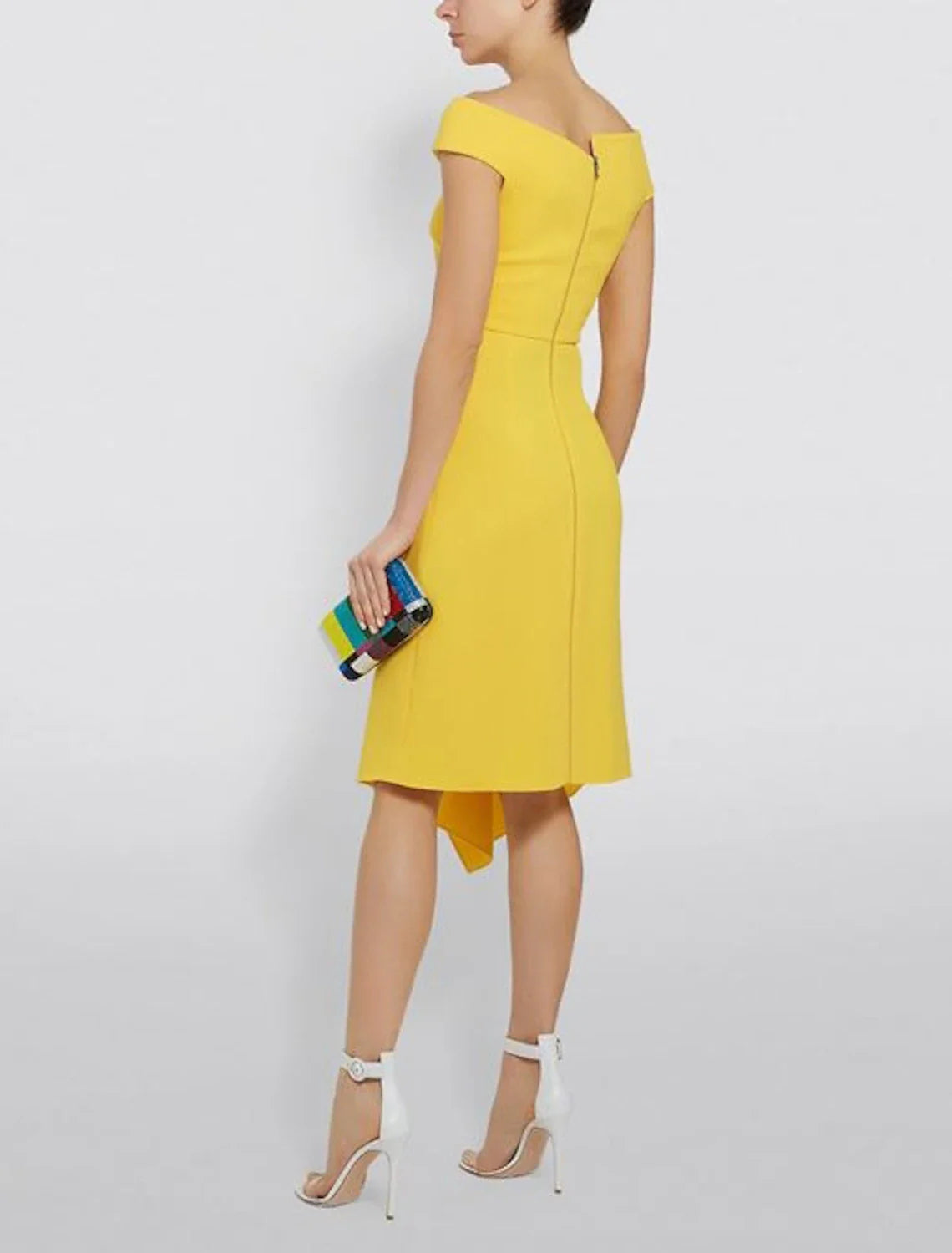 Sheath / Column Elegant Holiday Cocktail Party Dress Boat Neck Short Sleeve Knee Length Satin