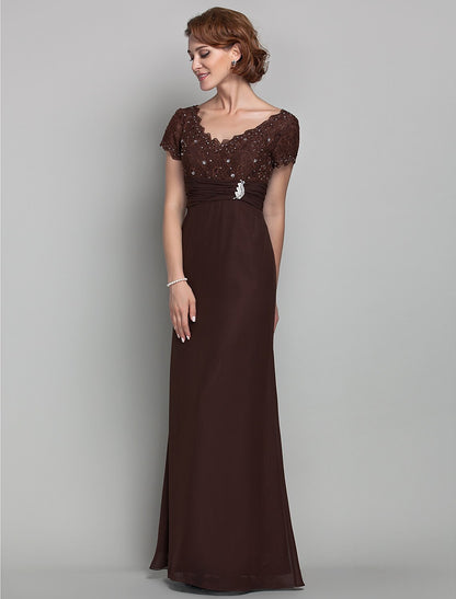 Sheath / Column Mother of the Bride Dress Vintage Inspired Scalloped Neckline V Neck Floor Length Chiffon Lace Short Sleeve with Ruched Sequin Crystal Brooch