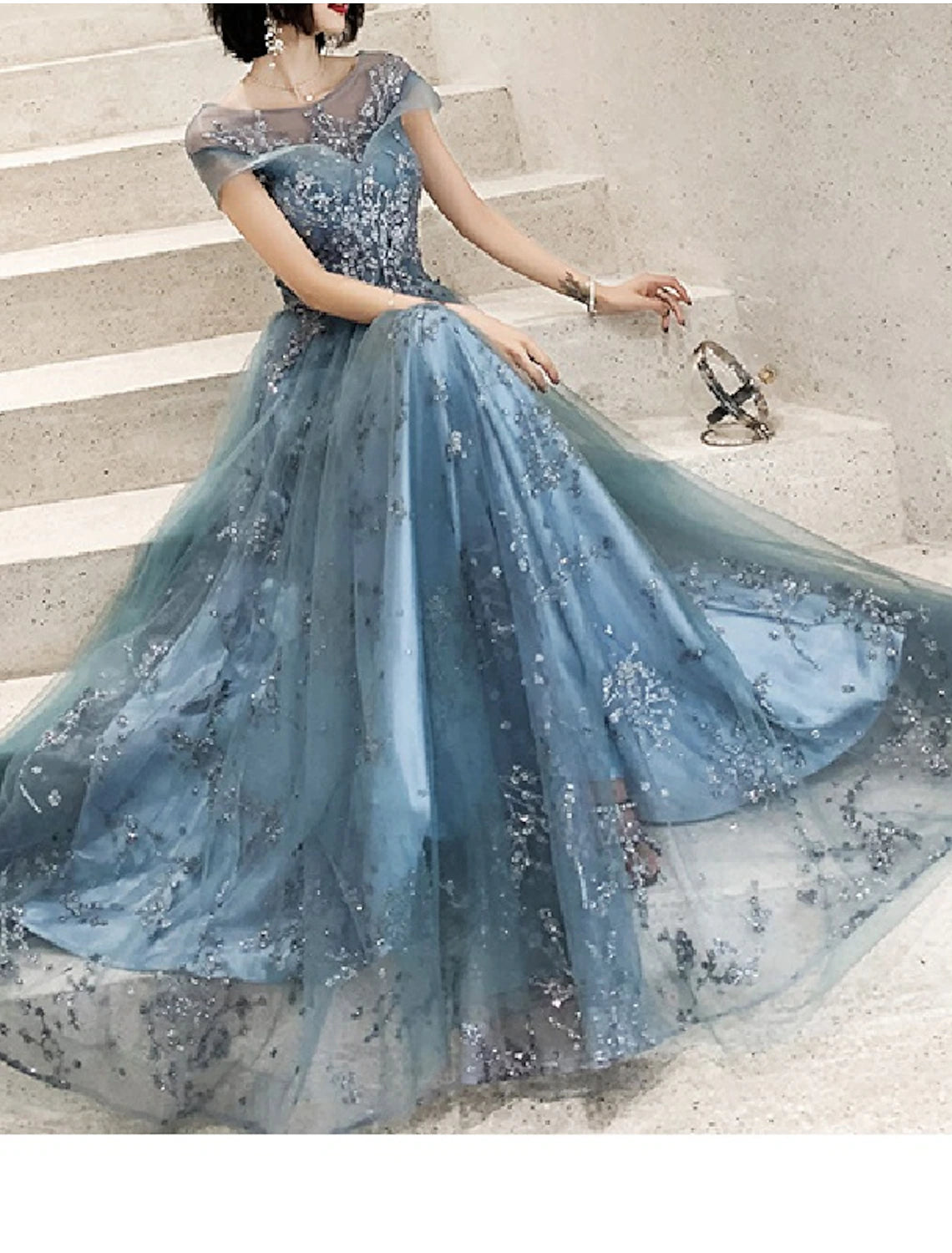 Vestido de Madre de la Novia de Corte A para Invitadas de Boda Elegante Cuello Joya Largo hasta el Suelo Tul Manga Corta con Pliegues Apliques