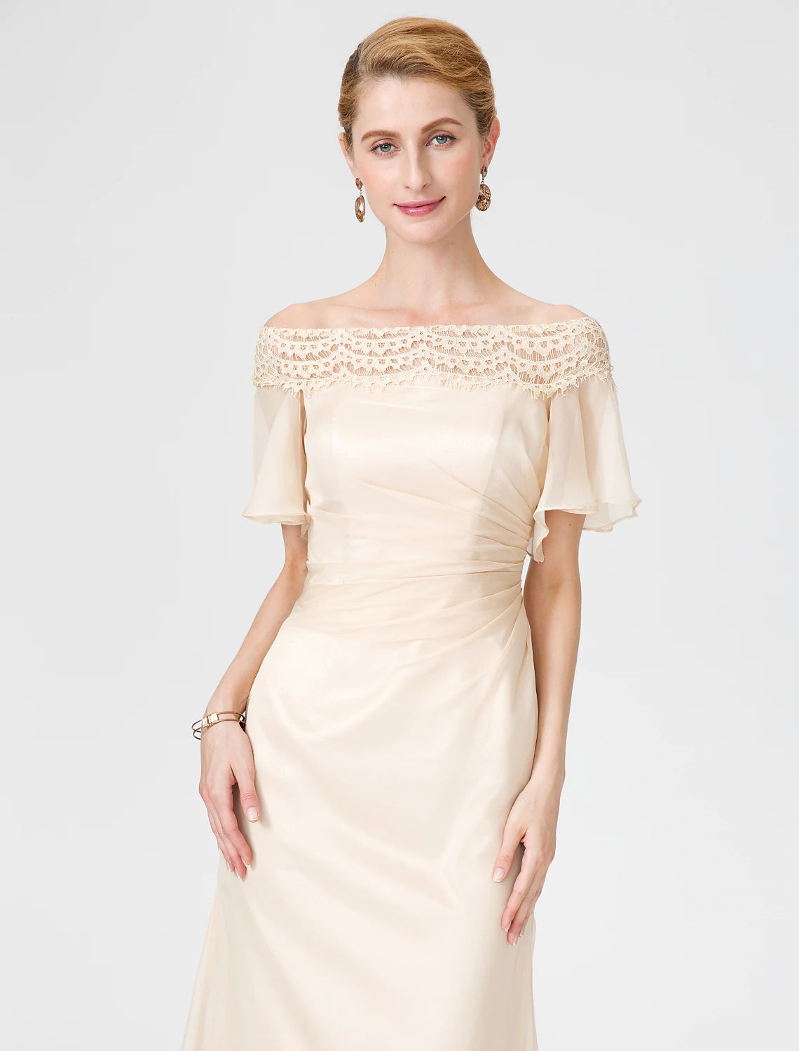 Sheath / Column Mother of the Bride Dress Elegant Off Shoulder Sweep / Brush Train Chiffon Lace Short Sleeve with Pleats