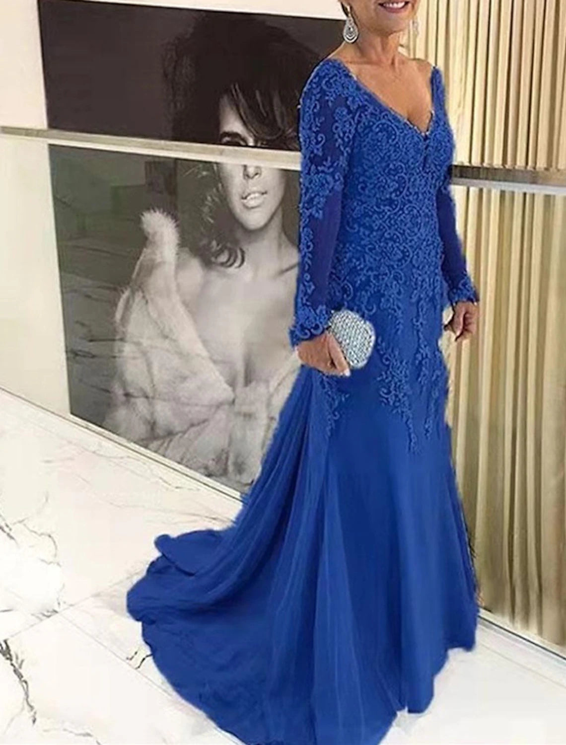 Vestido elegante de sirena/trompeta para madre de la novia, talla grande, con curvas, para invitada de boda formal, cola larga, escote en V, encaje con apliques