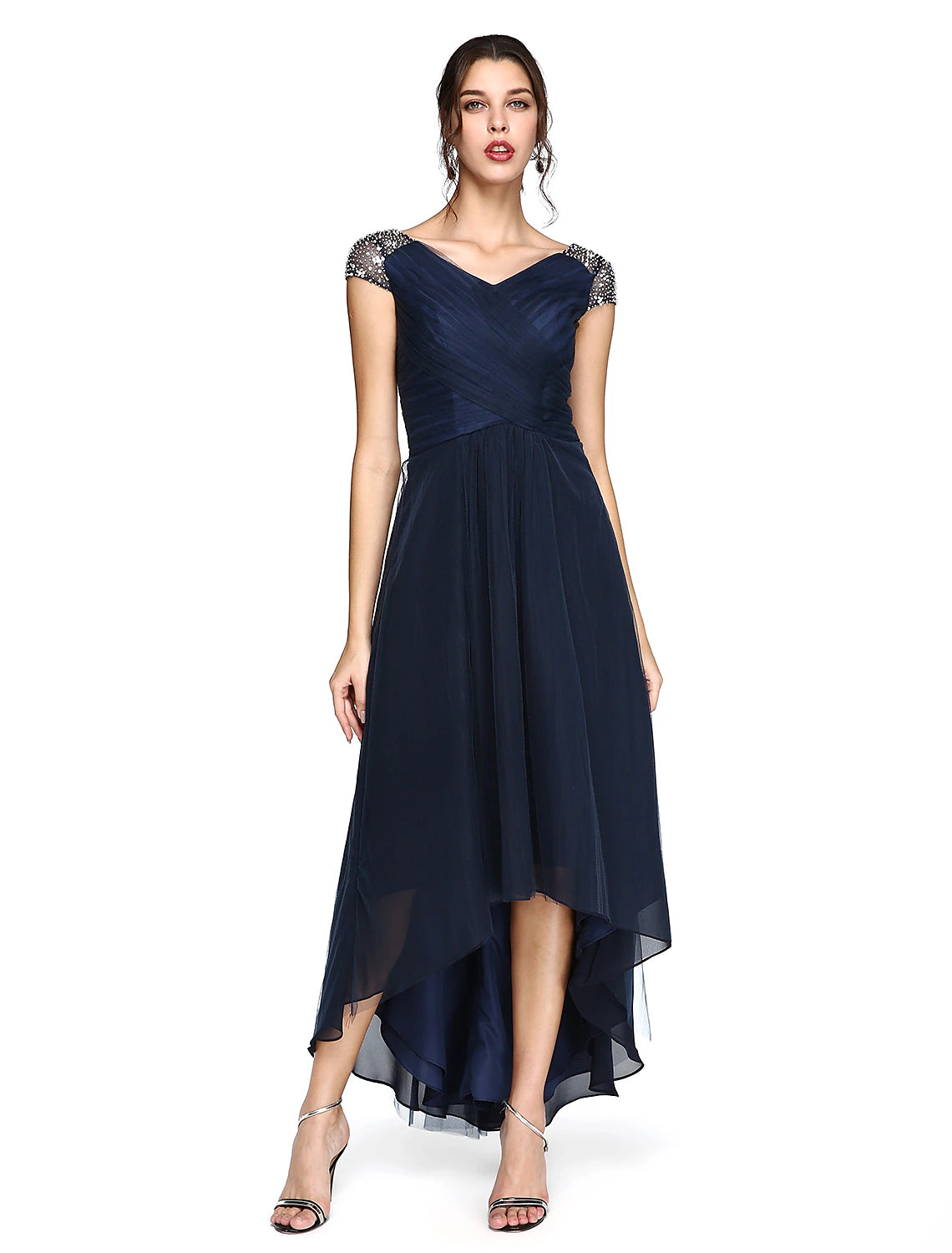 Vestido minimalista de corte tubo/columna para invitada de boda, baile de graduación, asimétrico, manga corta, escote en V, vestido de dama de honor, tul, espalda en V con pliegues entrecruzados y abalorios