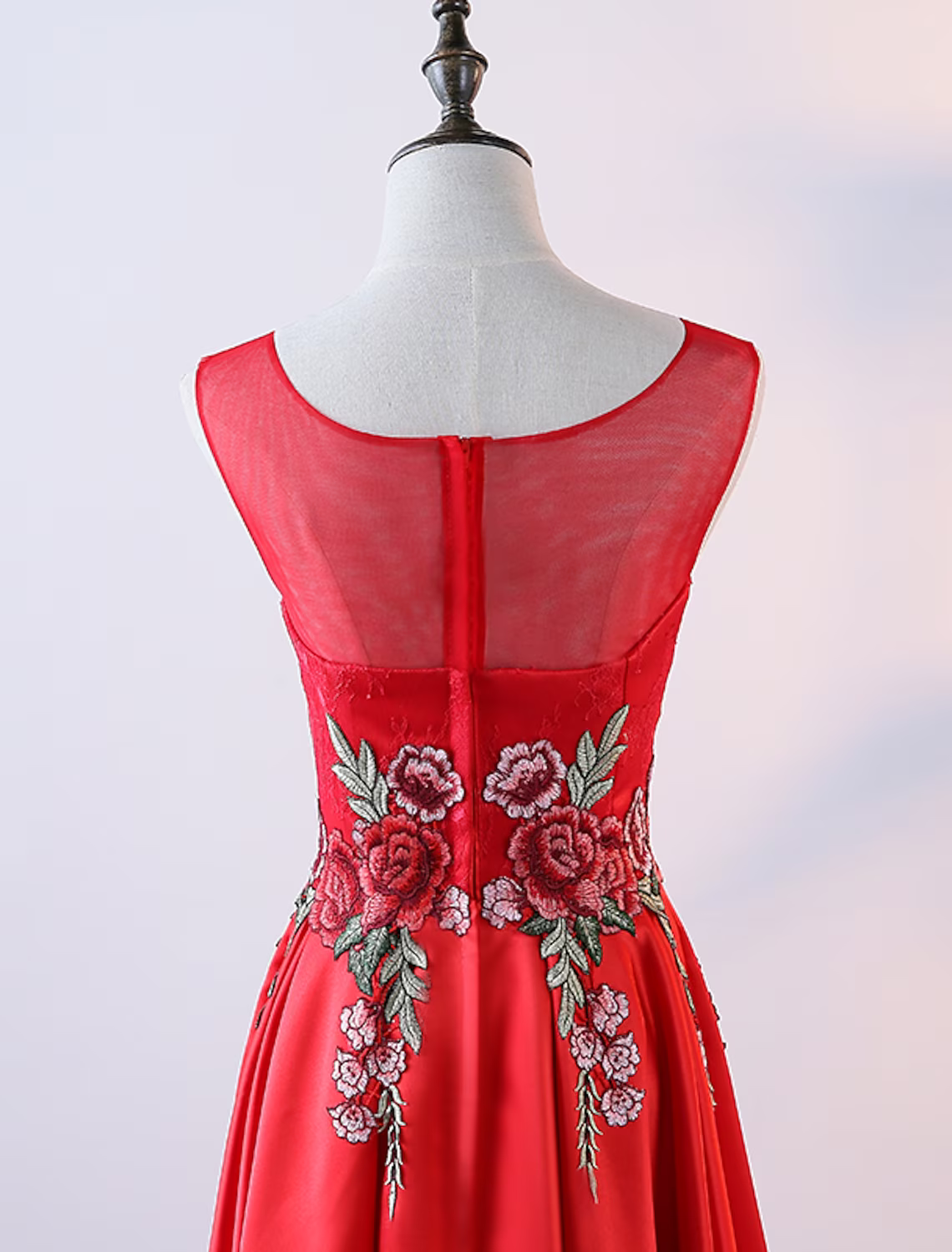 Vestido de noche elegante de corte A, largo hasta el suelo, sin mangas, cuello joya, satén con apliques bordados