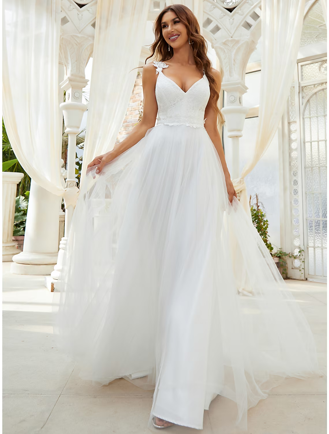 Beach Casual Wedding Dresses Floor Length A-Line Sleeveless V Wire V Neck Tulle With Crystals Appliques
