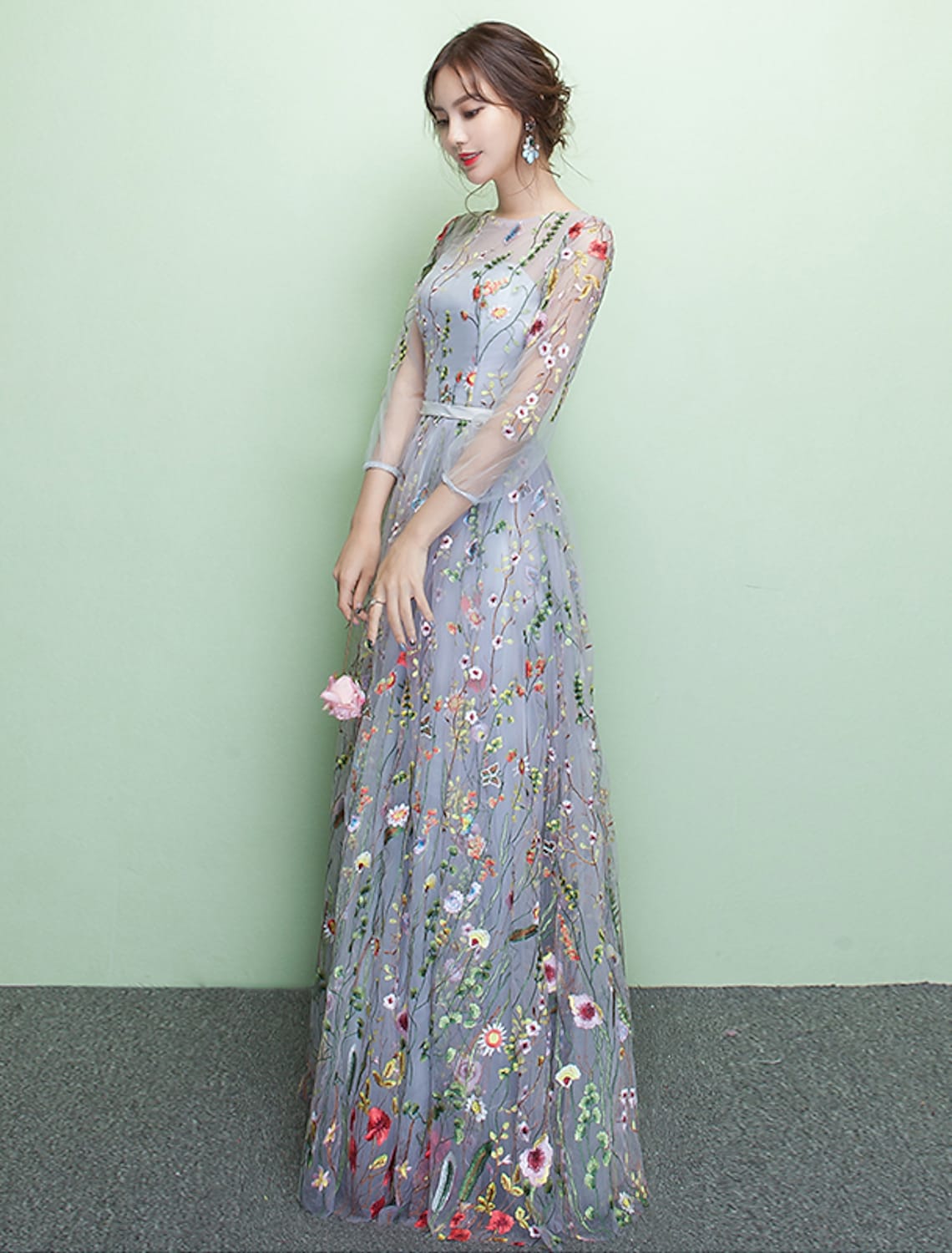 Vestido de noche formal elegante de corte A, largo hasta el suelo, manga larga, encaje con bordado