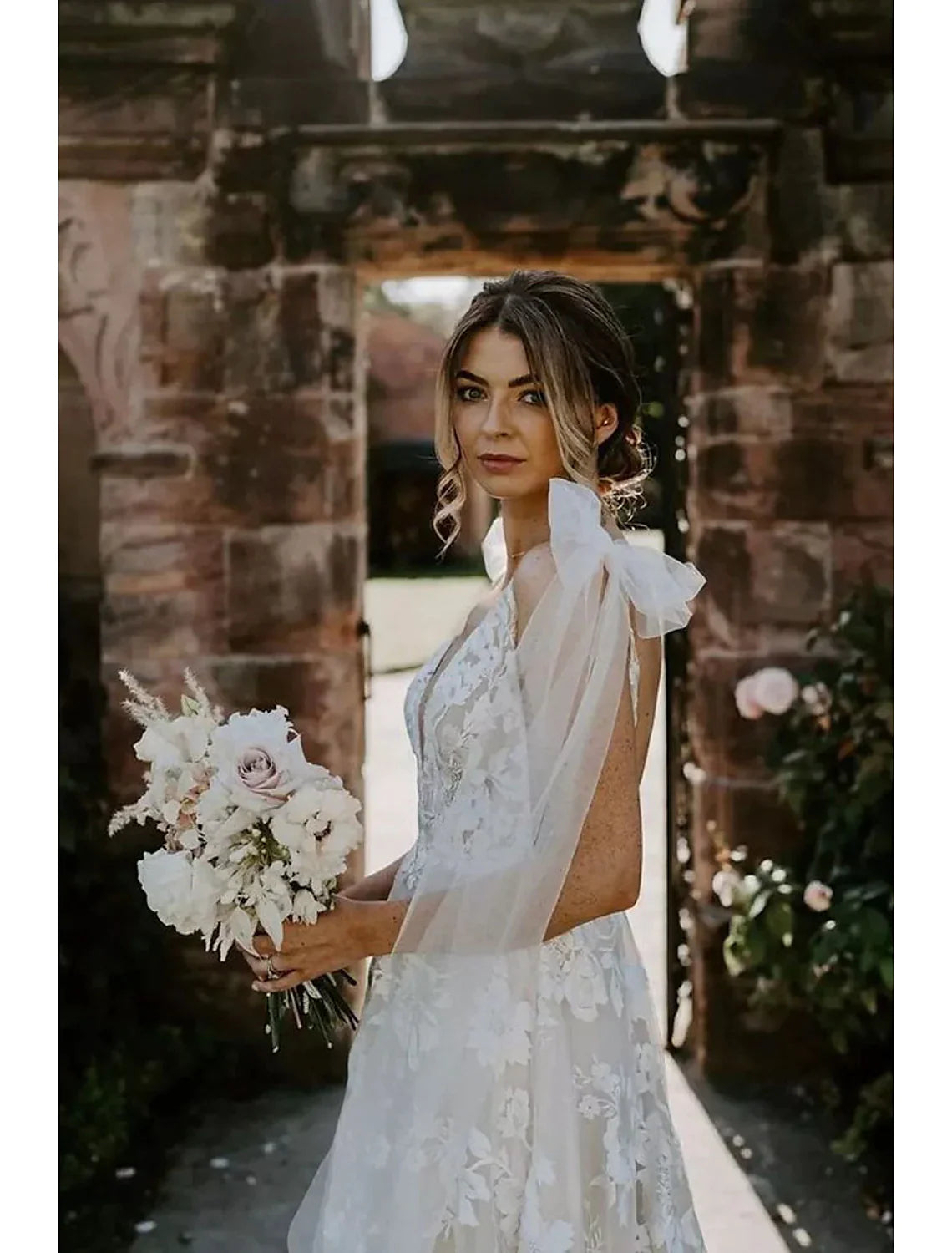 Beach Open Back Wedding Dresses Chapel Train A-Line Sleeveless V Neck Lace With Bow(s) Appliques