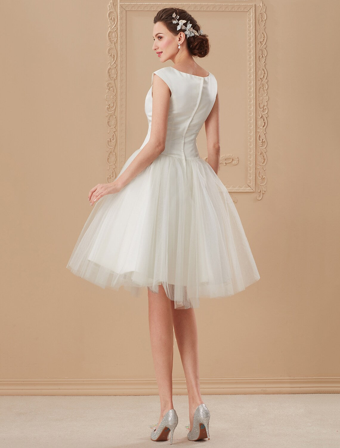 Vestidos de novia blancos cortos de playa hasta la rodilla, corte A con drapeado