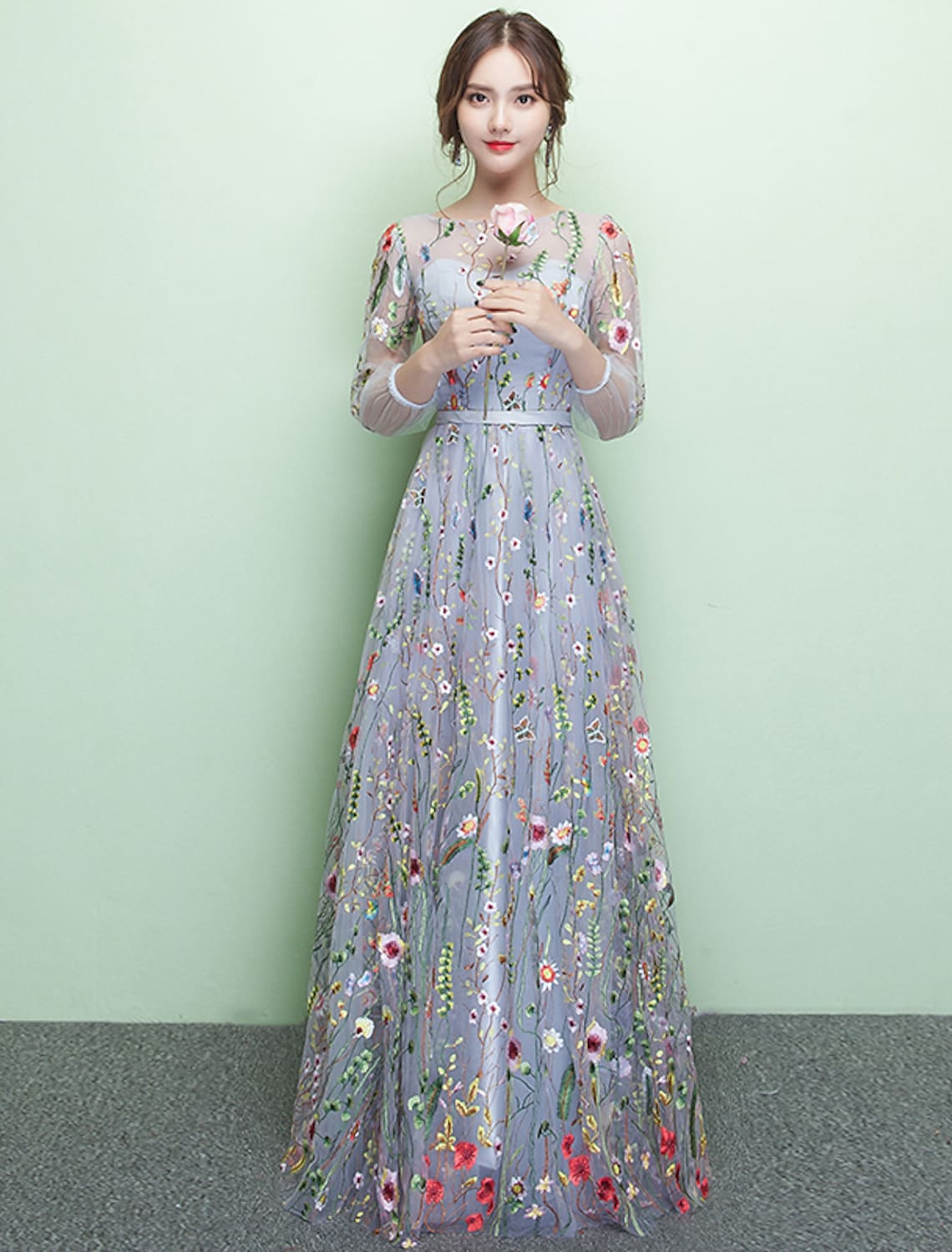 Vestido de noche formal elegante de corte A, largo hasta el suelo, manga larga, encaje con bordado