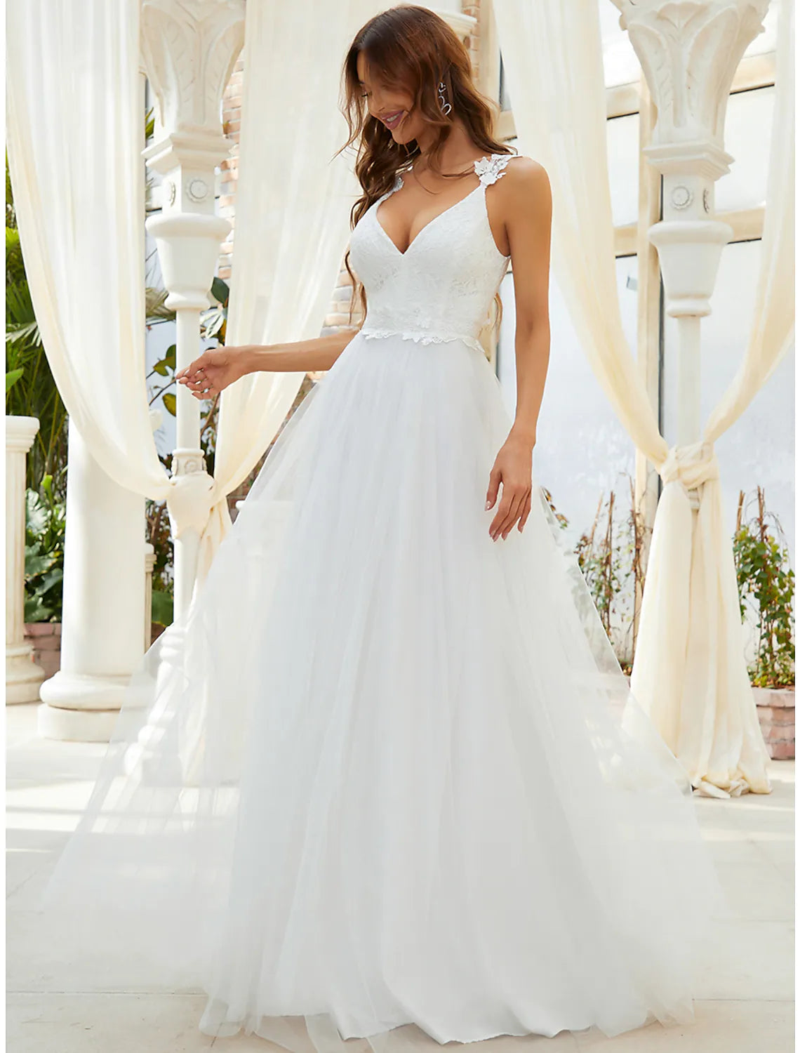 Beach Open Back Casual Wedding Dresses Floor Length A-Line Sleeveless  V Neck Tulle Crystals Appliques
