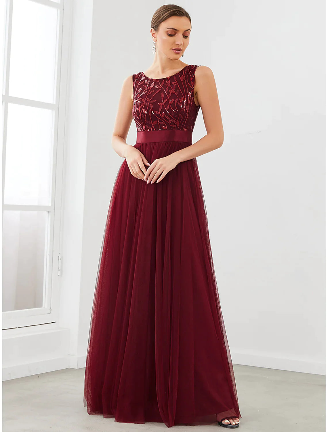 A-Line Bridesmaid Dress Sleeveless Sparkle Shine Floor Length Tulle with Tier