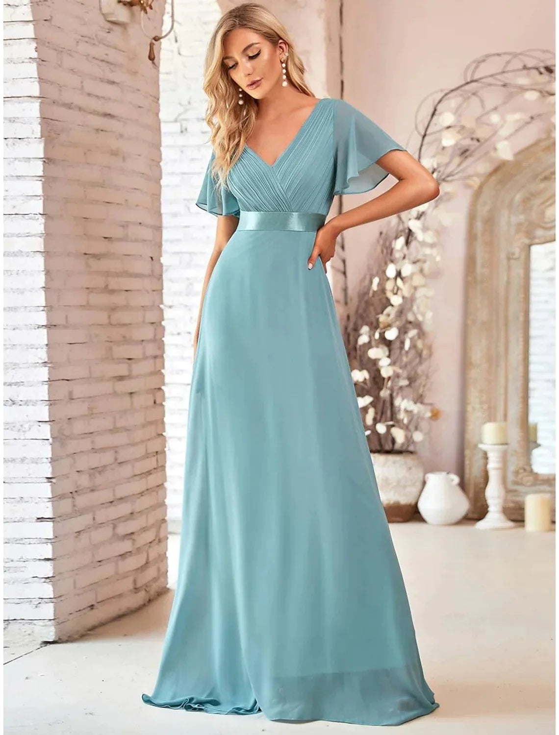 Vestido de noche de corte A, para invitada de boda, largo hasta el suelo, manga corta, escote en V, gasa, espalda en V con volantes